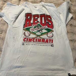 Cincinnati Reds 1990 World Series Graphic Tee – ’47 Brand – Size Large
